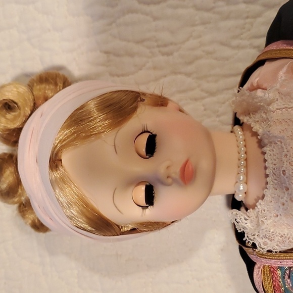 Madame Alexander Martha Randolph #1503 16" Inch Doll with Stand - Picture 3 of 16